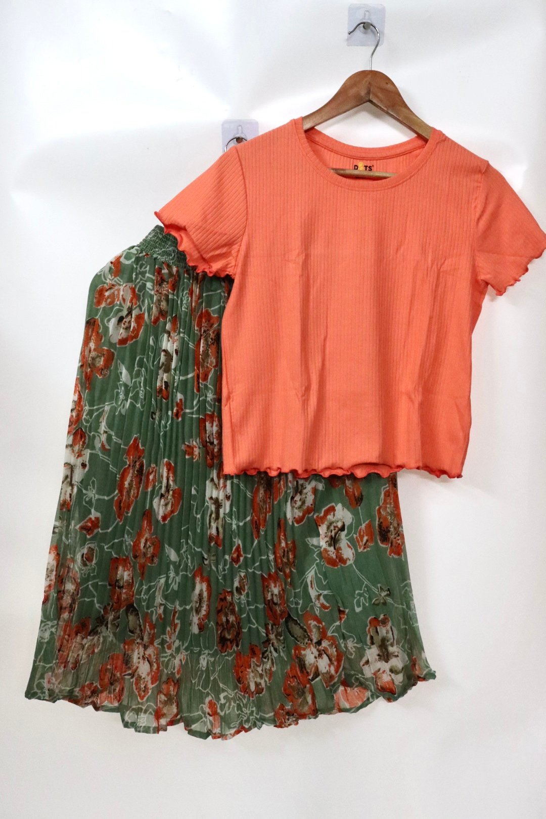 IMG_6738 PLEATED SKIRT SET - Image 1