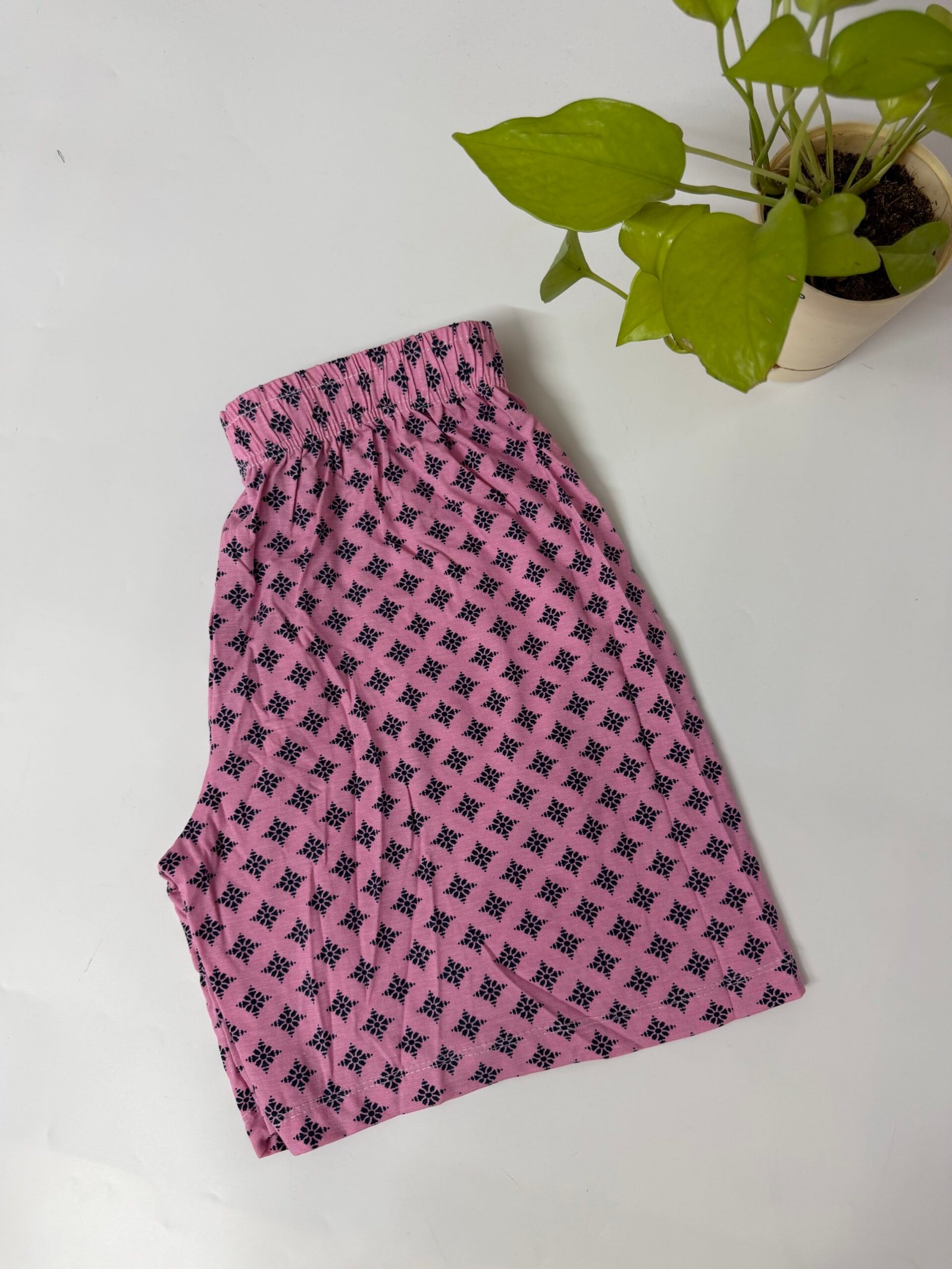 IMG_1769 SHORTS - S M L - Image 1