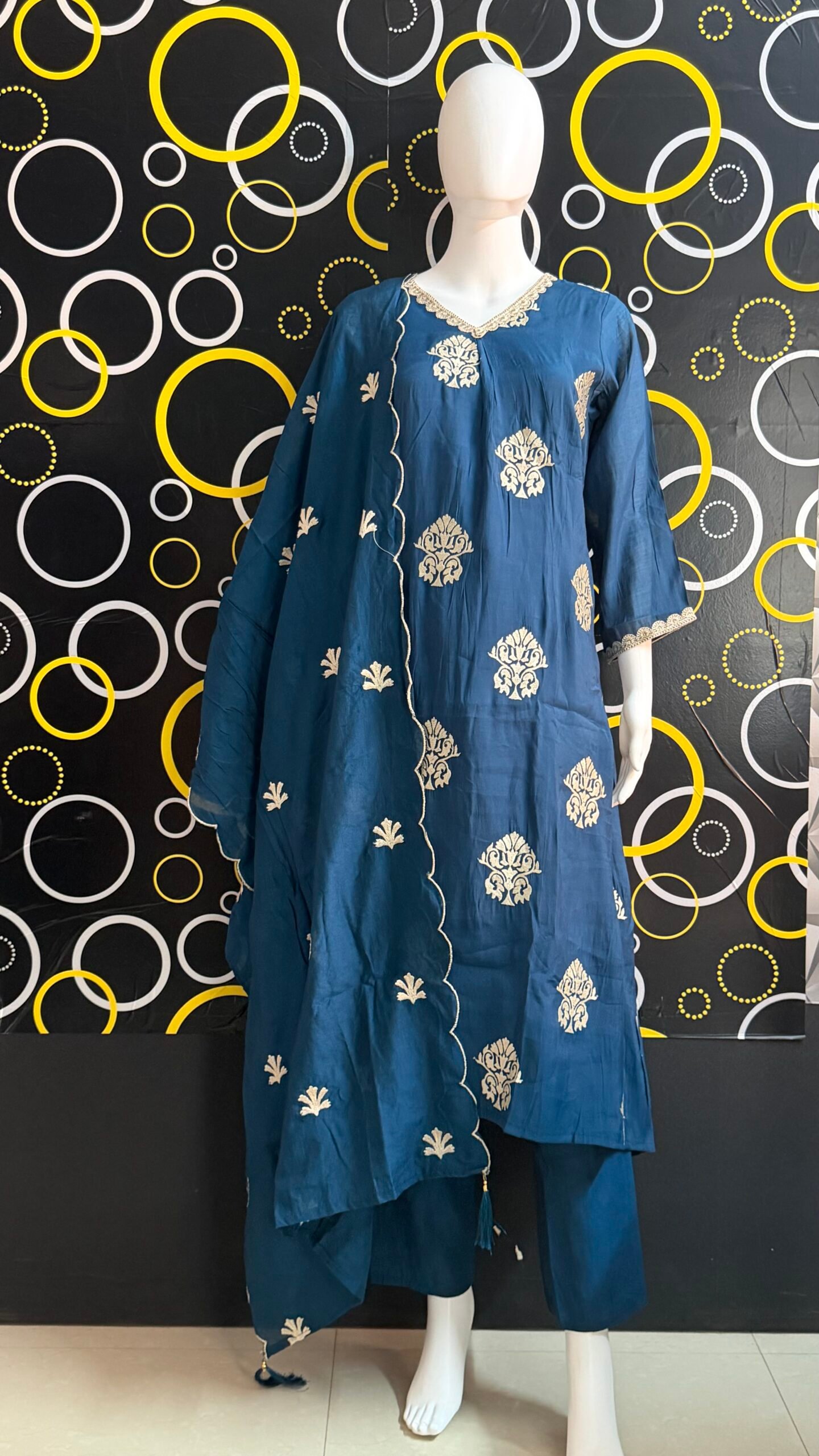 IMG_4314 PREMIUM KUTRI TOP BOTTOM & DUPATTA - Image 1