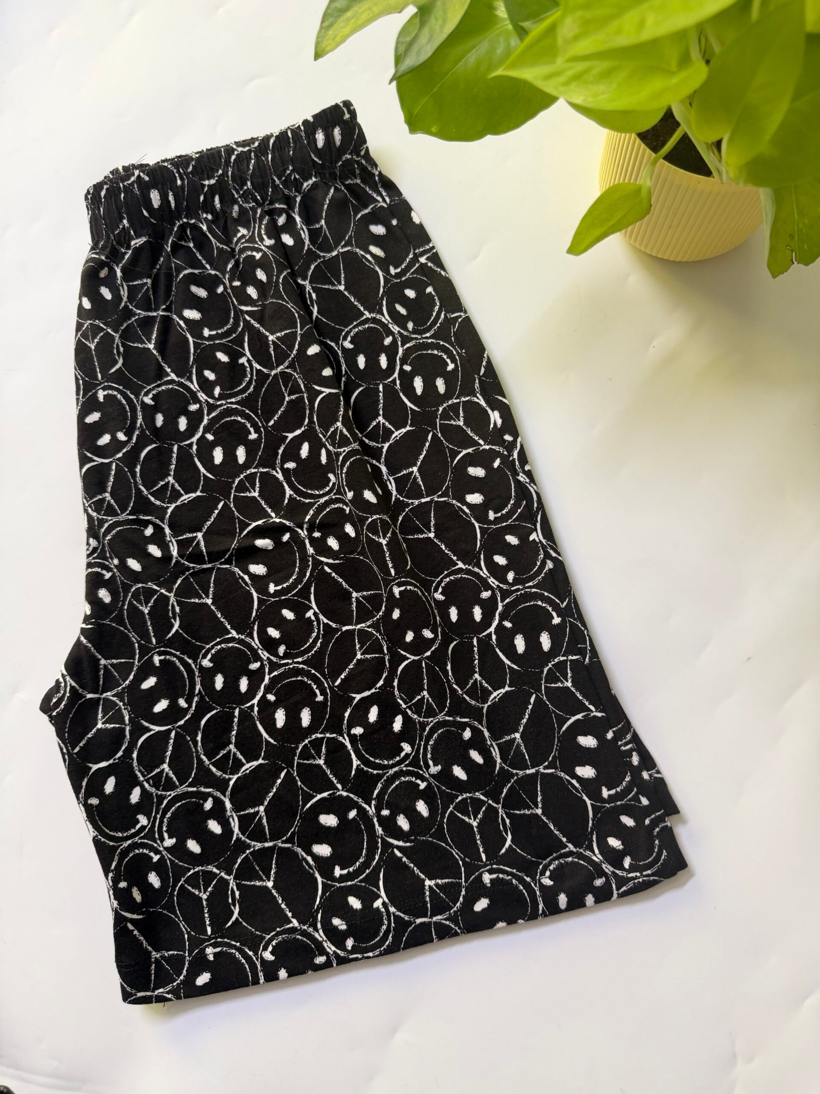 IMG_6088 SHORTS -SIZE L, XL - Image 1